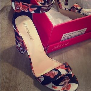 Shoe Dazzle, Doreen Block heel sandal, Floral, 7.5
